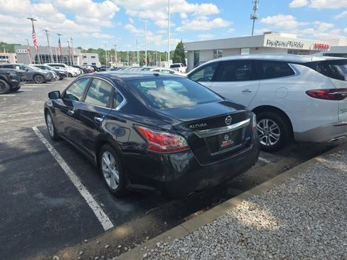 Used 2014 Nissan Altima 2.5 SV w/ Convenience Package FWD image 3