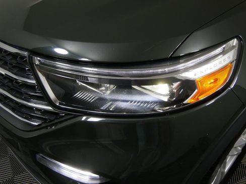Used 2022 Ford Explorer XLT image 9