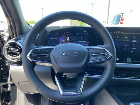 Used 2026 Chevrolet Equinox LT w/ Convenience Package II image 17