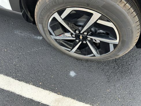 New 2026 Chevrolet Equinox EV LT image 5