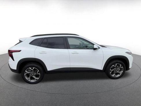 Used 2025 Chevrolet Trax LT image 17