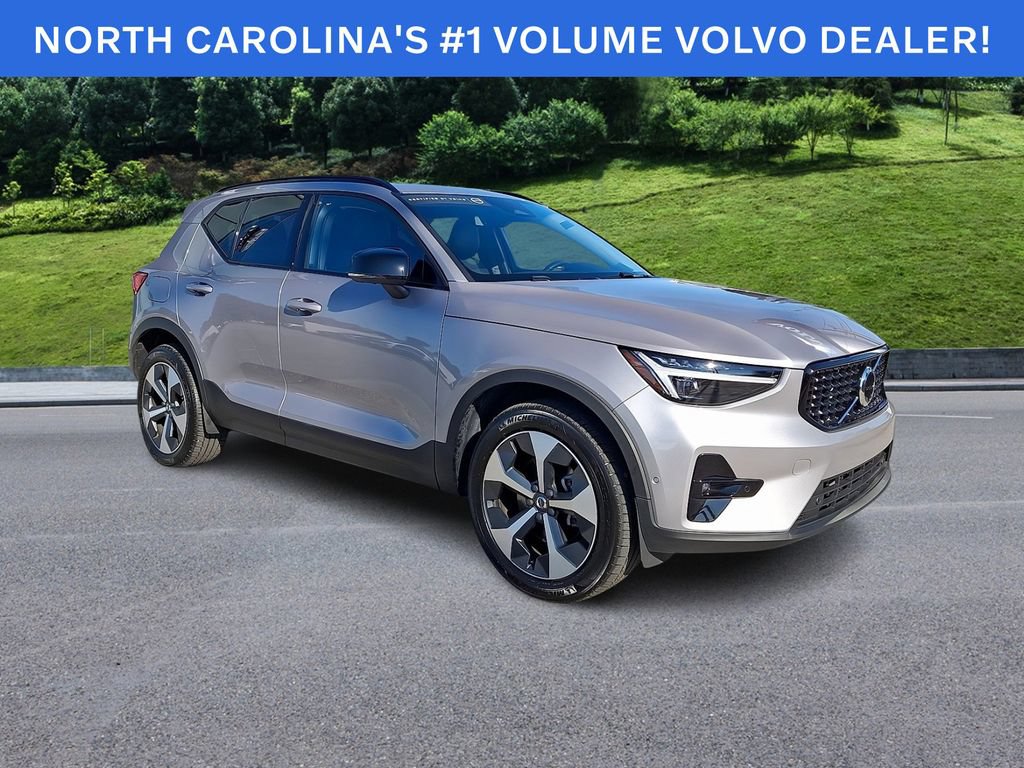 Certified 2026 Volvo XC40 B5 Plus AWD/4WD image 1