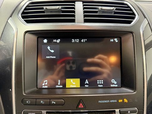 Used 2018 Ford Explorer Platinum image 20