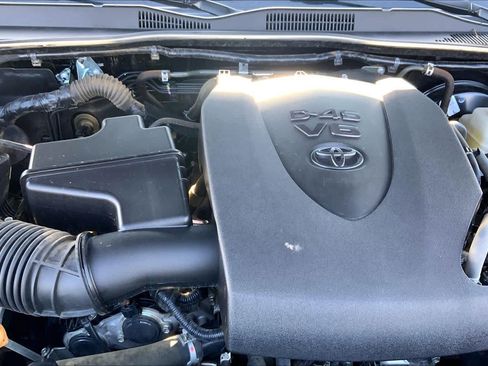 Used 2023 Toyota Tacoma SR AWD/4WD image 32