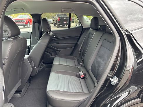 New 2026 Chevrolet Trax LT w/ LT Convenience Package FWD image 9