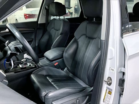 Used 2021 Audi Q5 Prestige w/ Prestige Package image 7