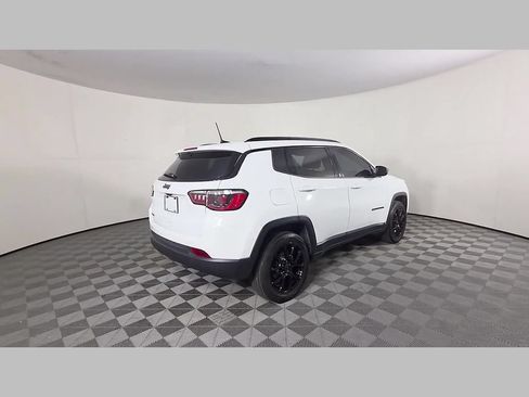 Used 2025 Jeep Compass Latitude w/ Altitude Special Edition AWD/4WD image 37