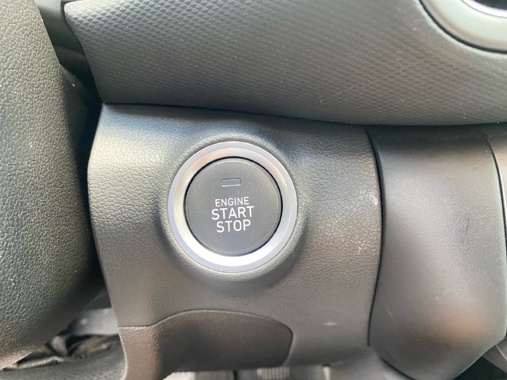 Used 2022 Hyundai Kona Limited FWD image 18