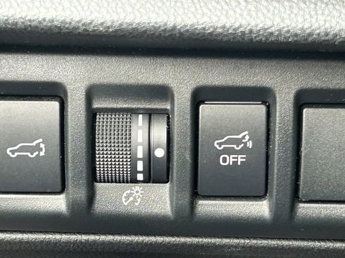 Used 2020 Subaru Outback Premium image 25