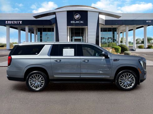 Used 2025 GMC Yukon XL Denali AWD/4WD image 2