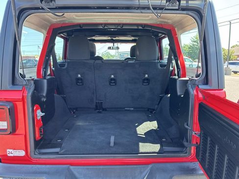 Used 2019 Jeep Wrangler Unlimited Sport AWD/4WD image 11