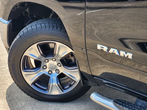 Used 2023 RAM 1500 Laramie AWD/4WD image 17