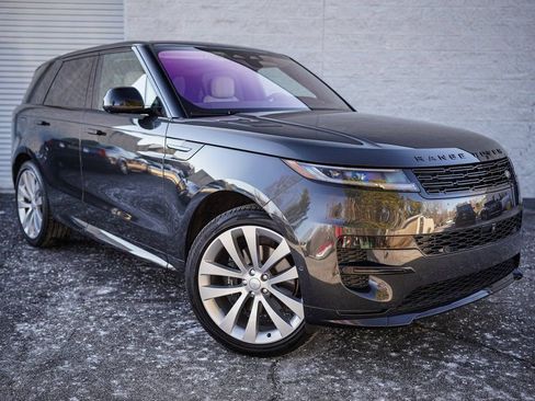Used 2023 Land Rover Range Rover Sport SE Dynamic image 9