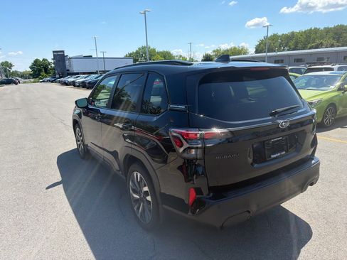 Used 2025 Subaru Forester Touring AWD/4WD image 12