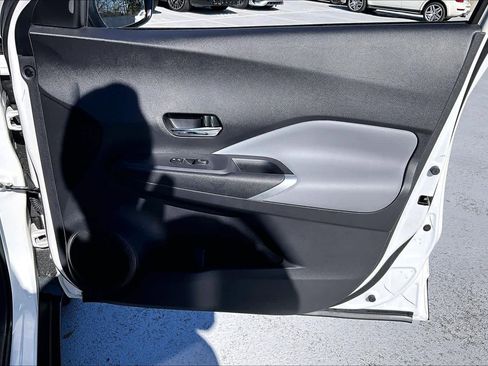 Used 2024 Nissan Kicks SR w/ SR Premium Package image 23