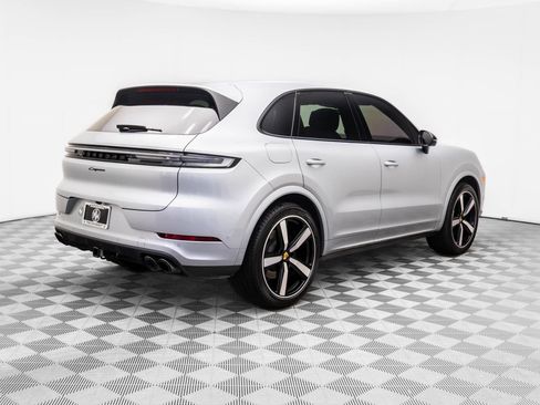 Certified 2024 Porsche Cayenne image 8