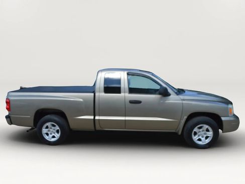 Used 2007 Dodge Dakota SLT w/ Trailer Tow Group RWD image 12