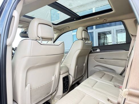 Used 2017 Jeep Grand Cherokee Overland image 17