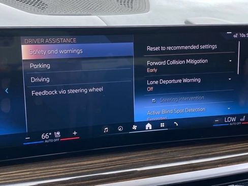Used 2025 BMW X7 xDrive40i w/ Premium Package AWD/4WD image 23
