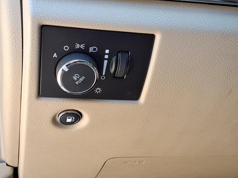 Used 2020 Jeep Grand Cherokee Limited AWD/4WD image 29