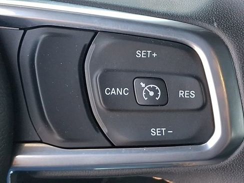 Used 2023 Jeep Wrangler Unlimited Sahara AWD/4WD image 22