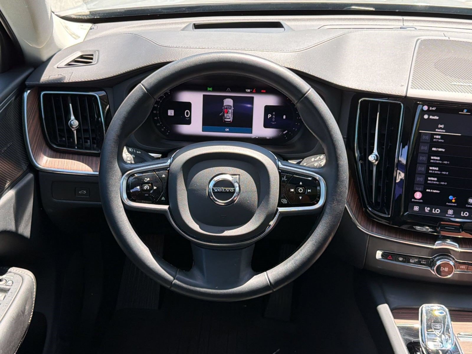 Certified 2024 Volvo XC60 B5 Ultimate w/ Climate Package AWD/4WD image 11