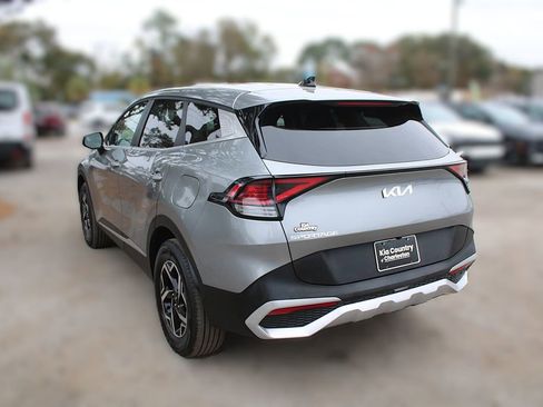 Certified 2024 Kia Sportage LX image 11