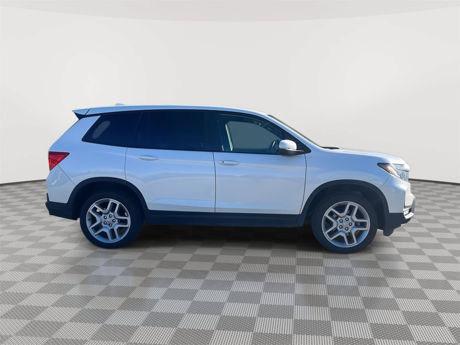 Certified 2025 Honda Passport EX-L image 30