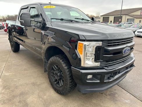 Used 2017 Ford F250 Lariat w/ Lariat Ultimate Package image 3