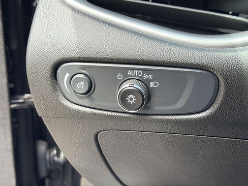 Used 2025 Chevrolet Malibu RS FWD image 17