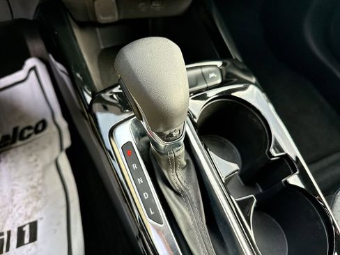 Certified 2025 Chevrolet Trax LT image 19