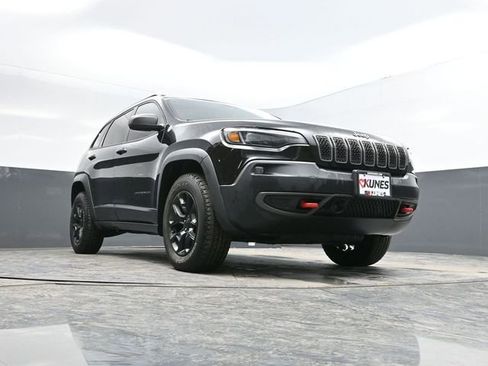 Used 2021 Jeep Cherokee Trailhawk w/ Premium Leather Package image 46