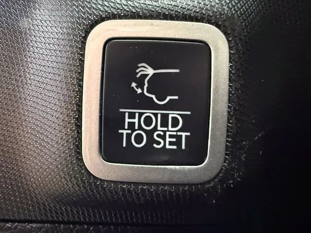 Used 2025 Jeep Grand Cherokee Summit w/ Obsidian Package AWD/4WD image 27