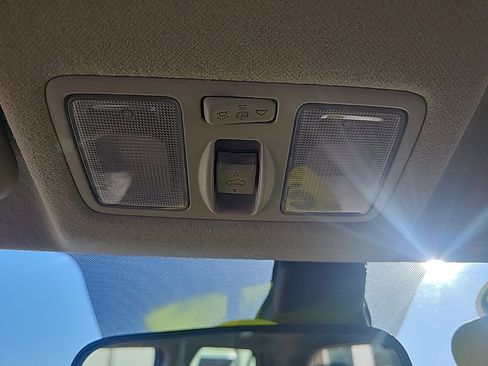 Certified 2023 Hyundai Venue SEL image 24