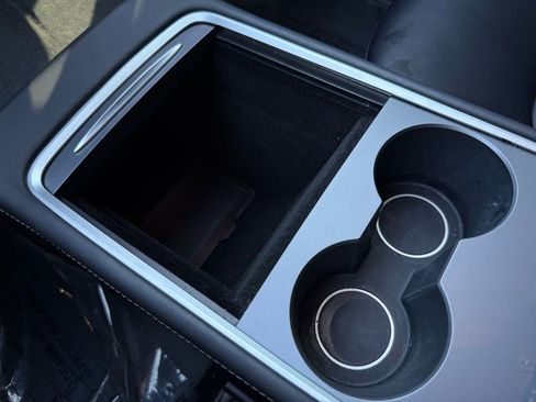 Used 2023 Tesla Model Y Long Range image 26