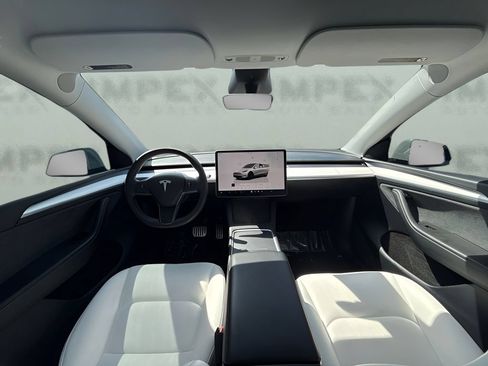 Used 2025 Tesla Model Y Performance AWD/4WD image 9