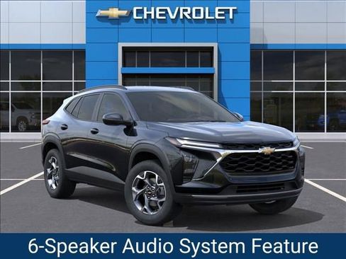 New 2026 Chevrolet Trax LT w/ Driver Confidence Package image 8