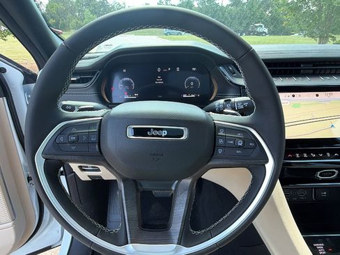 New 2026 Jeep Grand Cherokee L Limited AWD/4WD image 24