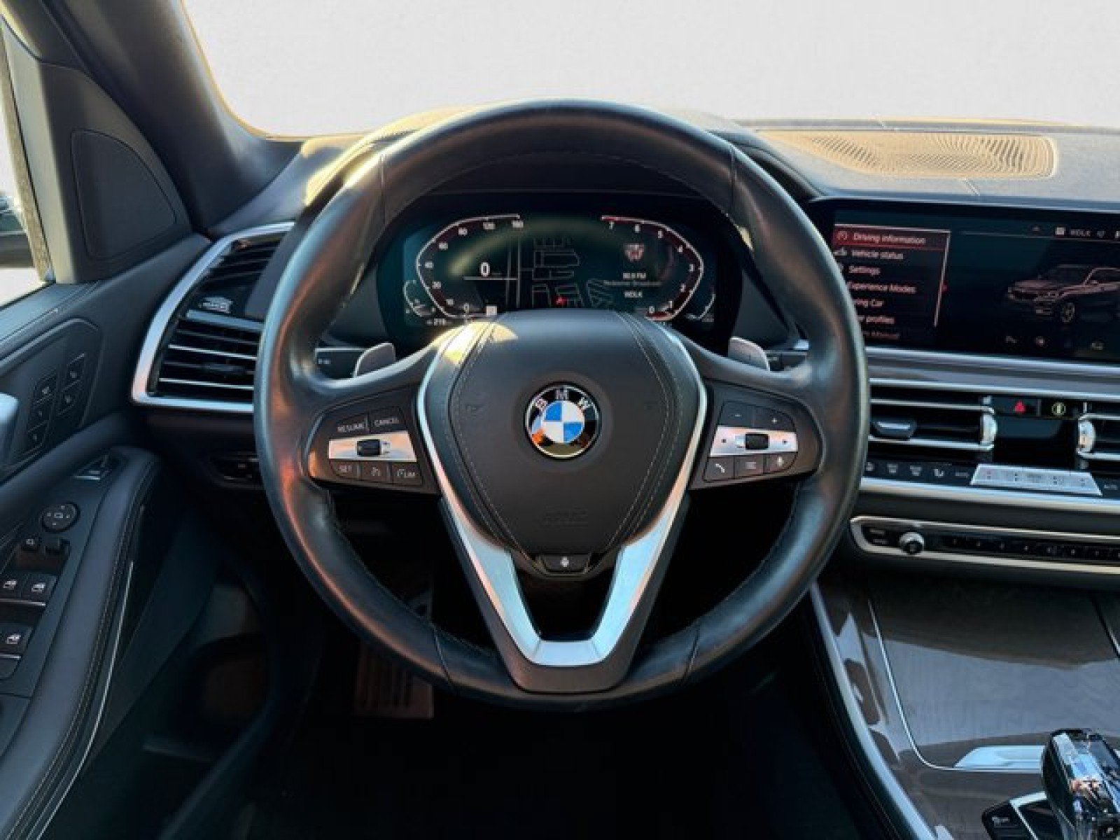 Used 2022 BMW X5 xDrive40i w/ Executive Package AWD/4WD image 15