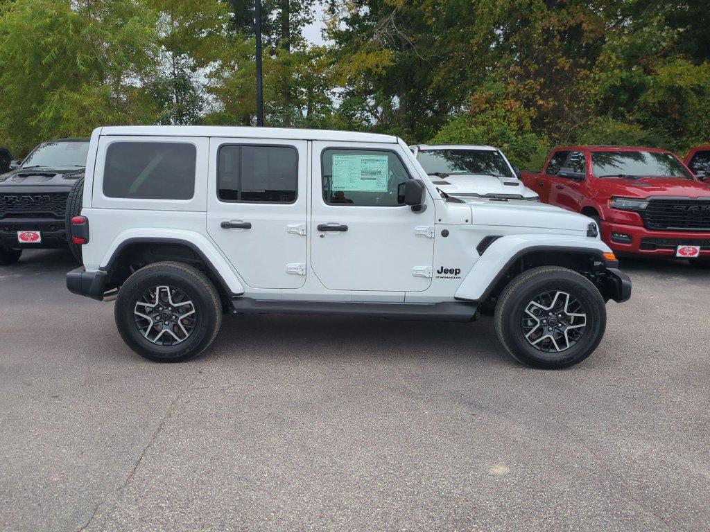 New 2027 Jeep Wrangler Unlimited Sahara AWD/4WD image 3