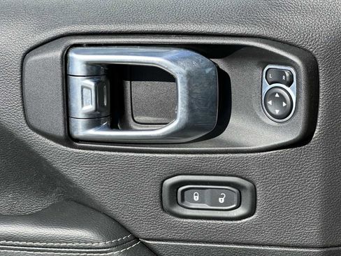 Used 2022 Jeep Gladiator Overland w/ Trailer Tow Package image 15