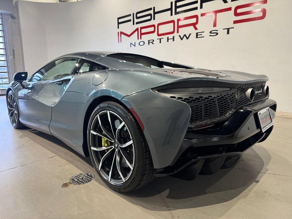 Used 2023 McLaren Artura RWD image 5