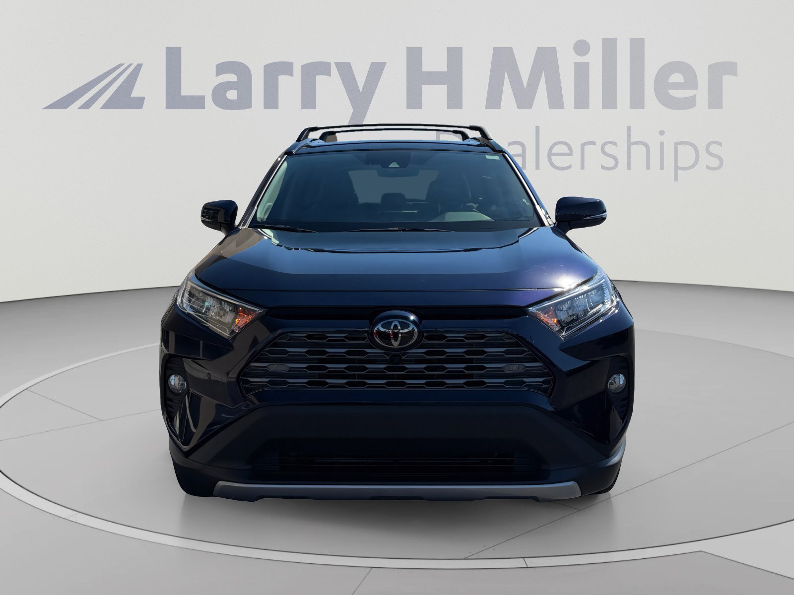 Used 2020 Toyota RAV4 Limited FWD image 8