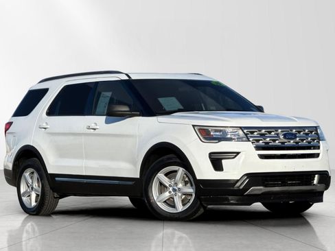 Used 2019 Ford Explorer XLT image 1