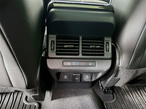 Used 2026 Land Rover Range Rover Evoque S image 25