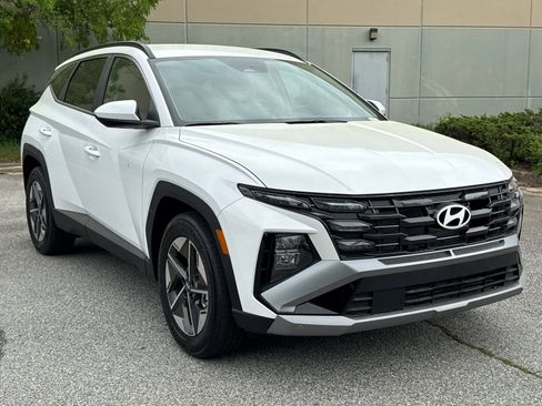 Certified 2025 Hyundai Tucson SEL image 3