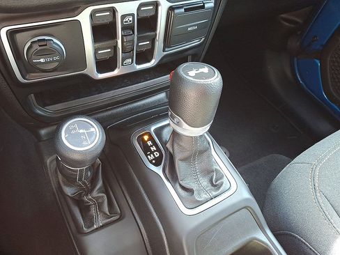 Used 2024 Jeep Wrangler Unlimited Sport AWD/4WD image 15