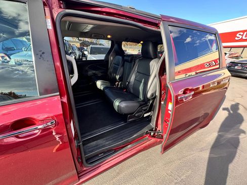 Used 2018 Toyota Sienna SE Premium image 24
