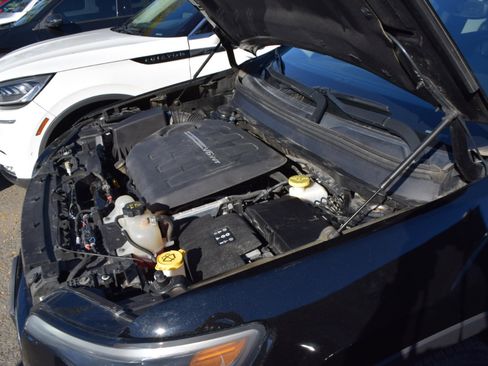 Used 2019 Jeep Cherokee Latitude Plus w/ Comfort/Convenience Group image 26