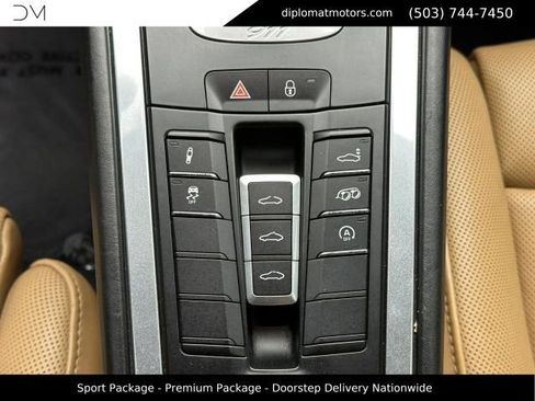 Used 2017 Porsche 911 Carrera 4S AWD/4WD image 34